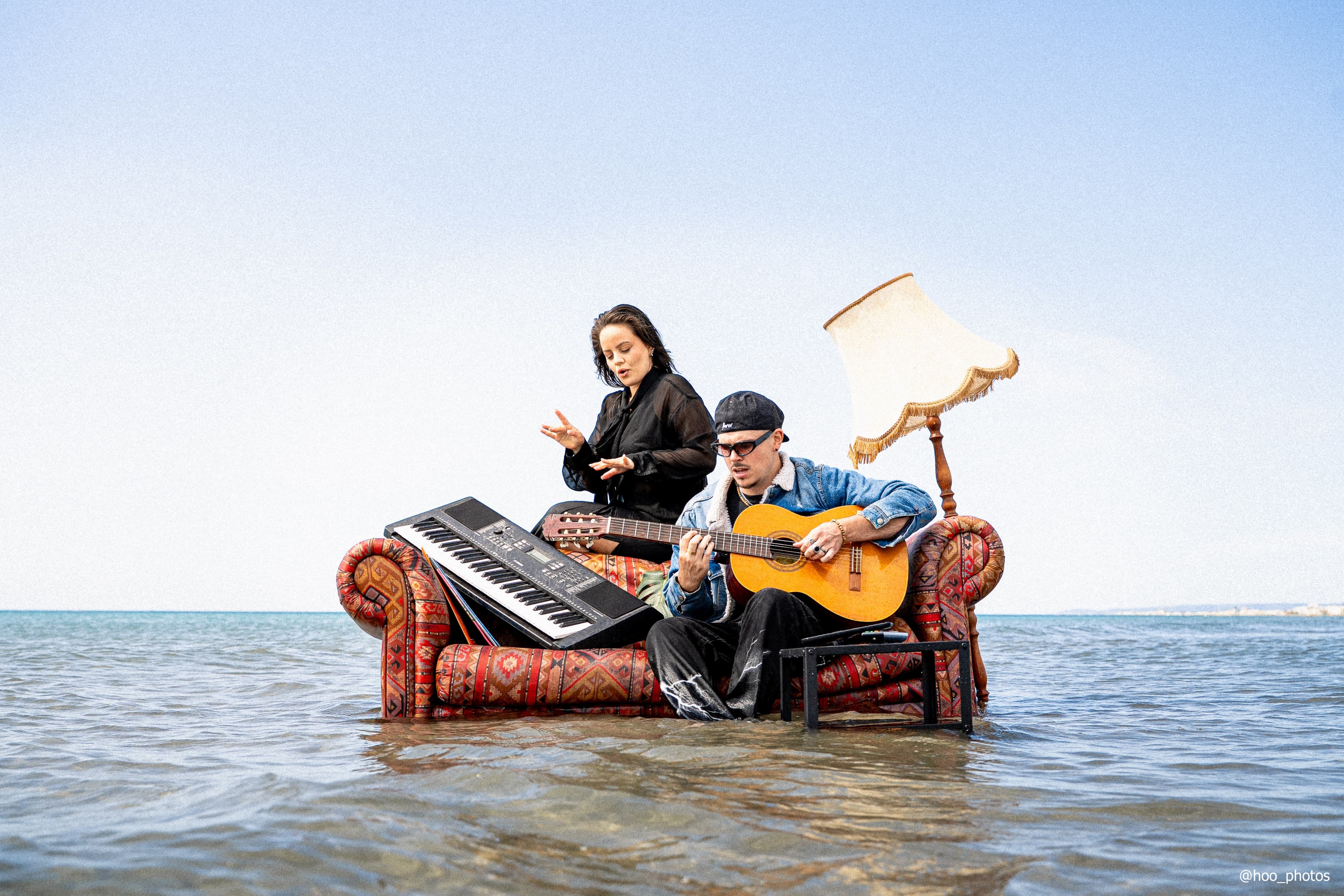 MAZ — duo sur la plage