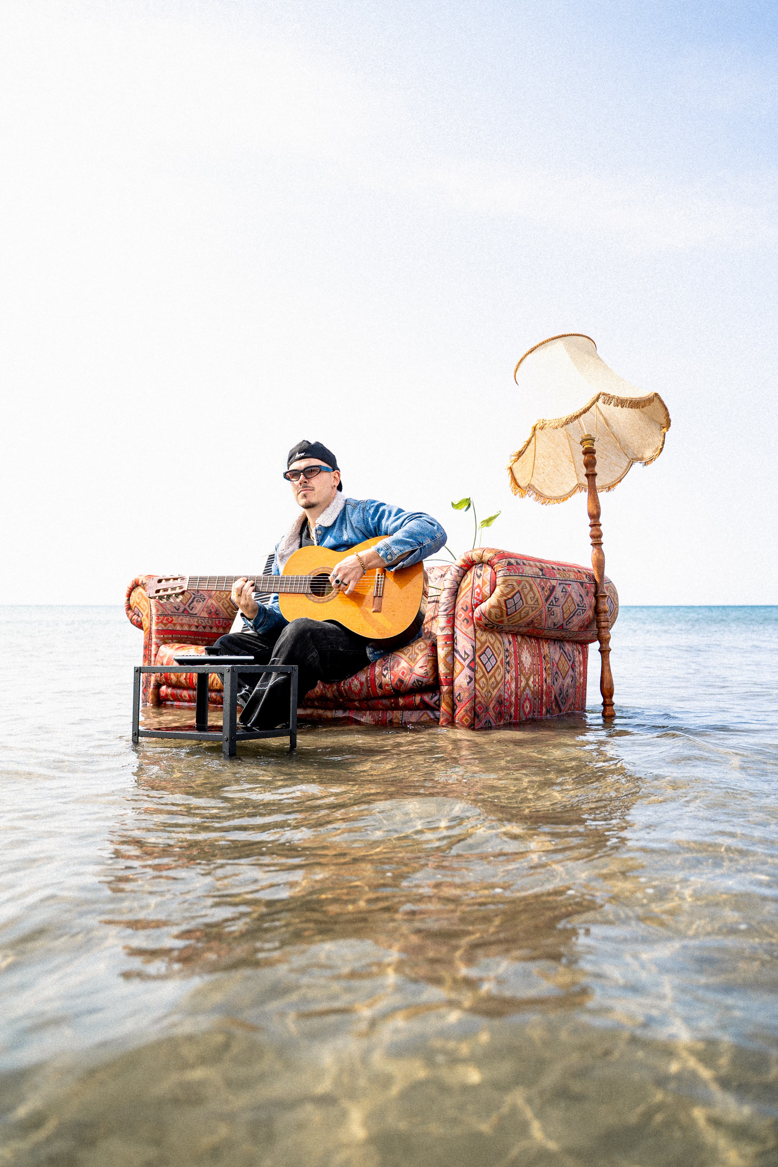 Lény MAZ — guitare sur la plage